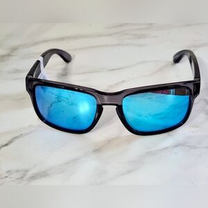 NWT - Invicta Sunglasses With Polarized Lenses